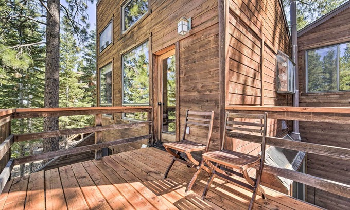 Truckee Cottage | Hot Tub & Ski Shuttle: Northstar Resort House