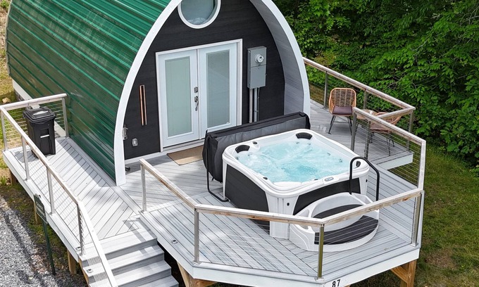 Bakersville Cabin | Hot Tub, Starry Nights, Romantic, Campfire - Blue Ridge Mountains - Green