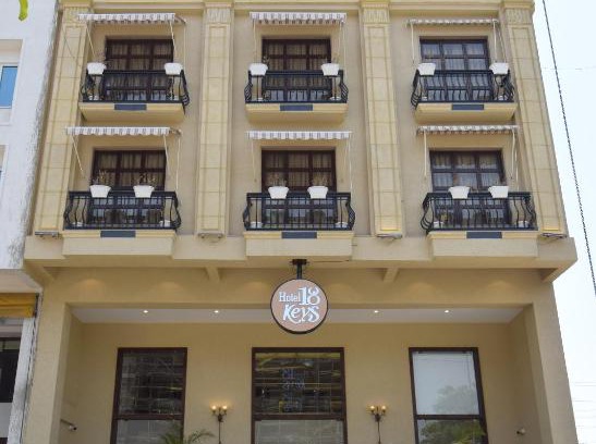 Bhopal Hotel | Hotel 18 Keys