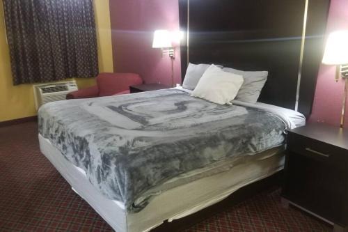 Stillwater Apartment | Hotel 2 Queen Beds Hotel Room 208 Wi-Fi Room Booking