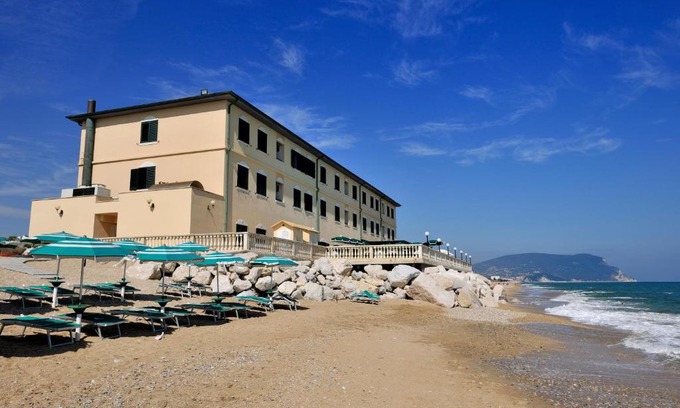Porto Recanati Hotel | Hotel Brigantino Non Dista