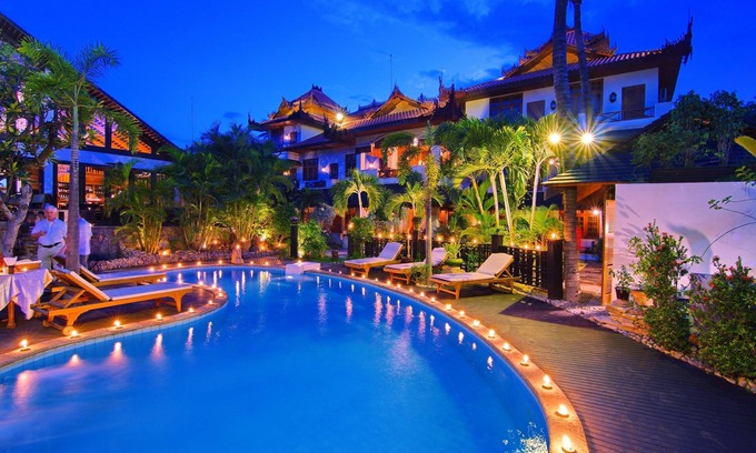 Mandalay Hotel | Hotel by the Red Canal