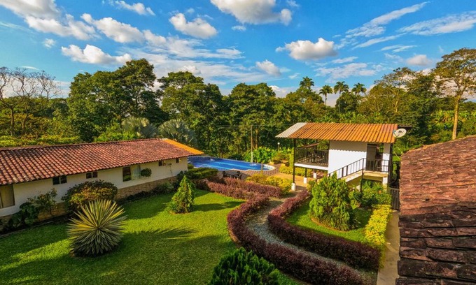 Quimbaya Hotel | Hotel Campestre Nogal de Cafetal