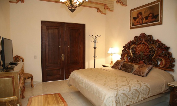 Bernal Hotel | Hotel Centenario Los Arroyitos