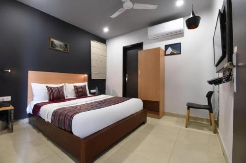 Janakpuri Hotel | Hotel City Empire at Janakpuri " Couple Friendly"