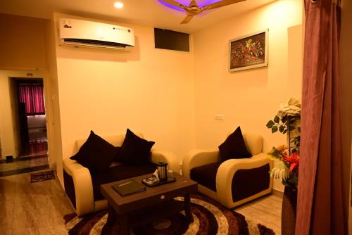 Deoghar Hotel | Hotel Comfort and Terrace Lounge