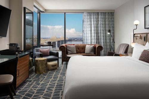 Downtown Louisville Hotel | Hotel Distil, Autograph Collection