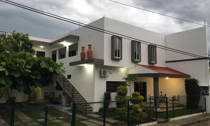 Tonala Hotel | Hotel Garden Suites Tonalá