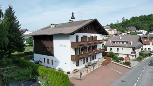 Kastelruth Hotel | Hotel Garni Savoy - new opening