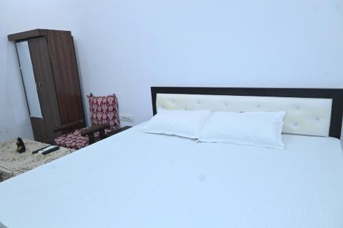 Misrikh Hotel | Hotel Harihar Atithi Bhawan