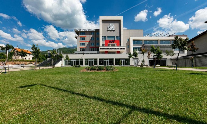 Travnik Hotel | Hotel IUT