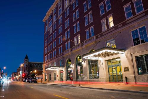 Downtown Dubuque Hotel | Hotel Julien Dubuque