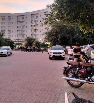 Vrindavan Apartment | Hotel Krishna Palace