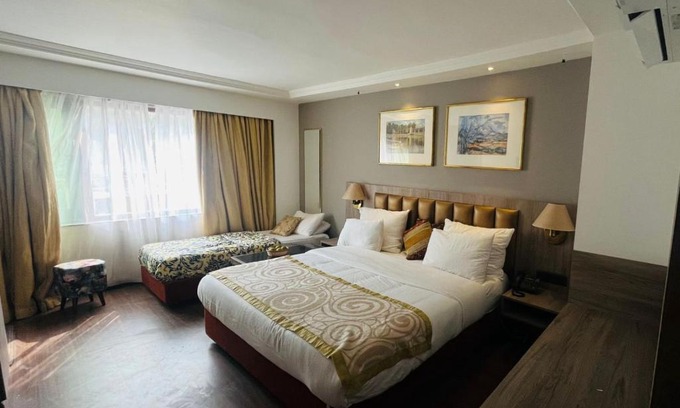 Dal Lake Hotel | Hotel Lake View Kashmir