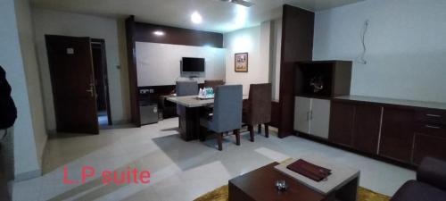 Dibrugarh Hotel | Hotel Little Palace