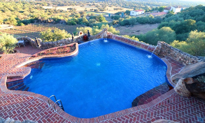 Almendral Hotel | Hotel Monasterio Rocamador