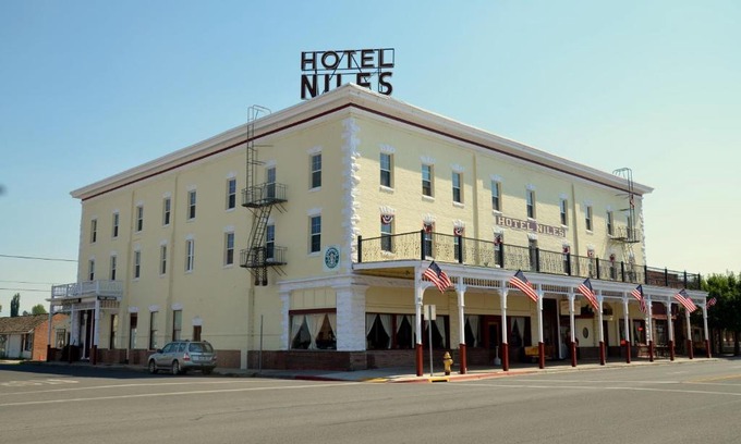 Alturas Hotel | Hotel Niles