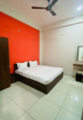 Shujalpur Hotel | Hotel O Area