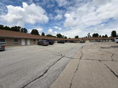 Ida County Hotel | Hotel O Castle Town Ida Grove Hwy 175