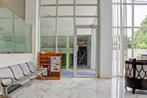 Kualakapuas Hotel | Hotel O Permata Inn