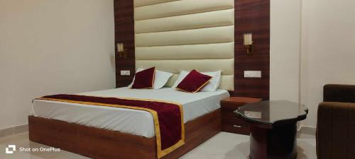 Meerut Hotel | Hotel O Subharti University Formerly Hotel Club 9