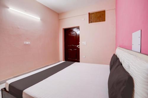 Sector 27 Hotel | Hotel O Tilak hotel 24 Sector 27 Near by Vinayak Hospital Gali no-6