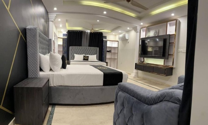 F-6 Sector Hotel | Hotel Oasis by Oxvue