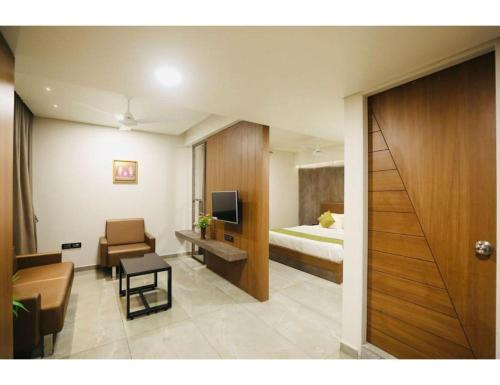 Rajkot Hotel | Hotel R City Inn By Mantram Hospitality