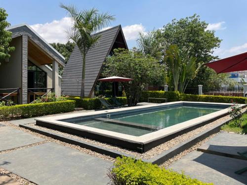 Analavory Hotel | Hotel Restaurant Fitahiana Logde Ampefy - Site 2 Tsarahafatra II