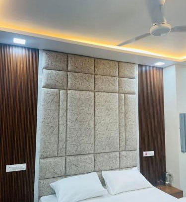 Bahraich Hotel | Hotel Shri Goverdhan