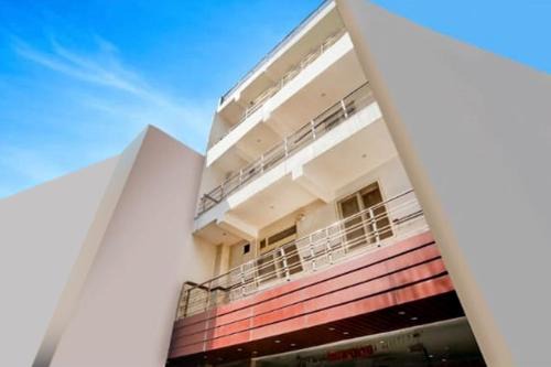 Paharganj Hotel | Hotel Swastik place 2 min Walk From New Delhi Railway Station