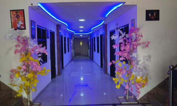 Agra Hotel | HOTEL TAJ PARADISE