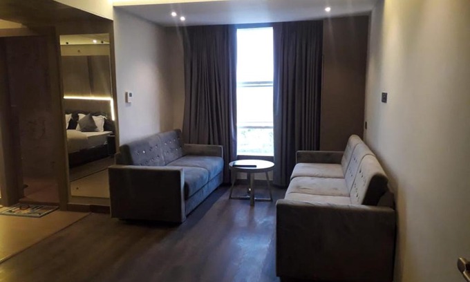 Kanpur Hotel | Hotel The Legend