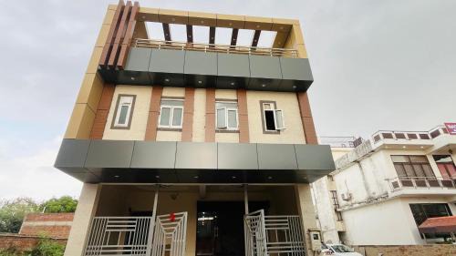 Agra Hotel | Hotel The Majestic Taj Near Tajmahal