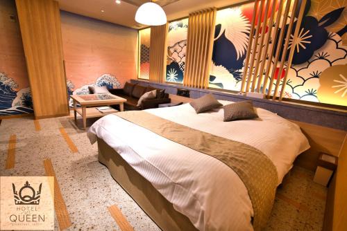 Toyonaka Hotel | HOTEL the QUEEN