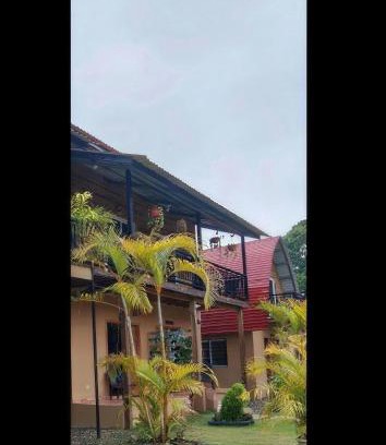 Tela House | Hotel y Cabañas El Sauce