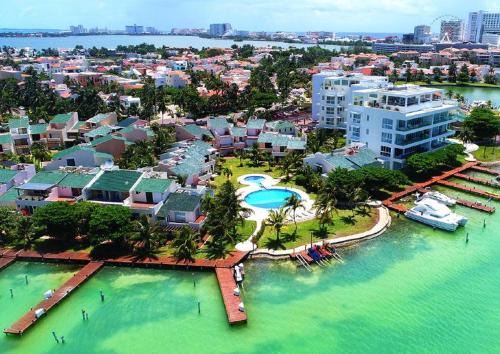 La Isla House | Hotel Zone Beach Villa