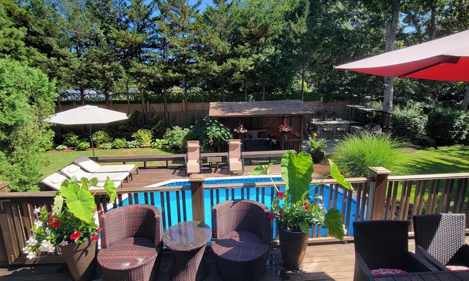 Quioque House | House 2.6 miles to beach