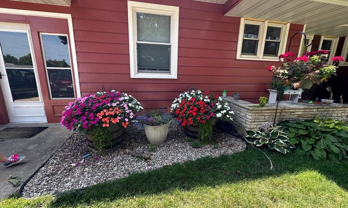 Omro House | House Available for EAA. Perfect for those with children or dogs.