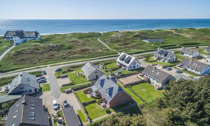 Rantum House | House close to the beach for 4 people with sauna, terrace, garden, parking space, WLAN.