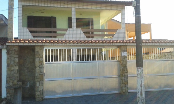 Loty House | House foot in the sand - Itanhaém with pool and barbecue