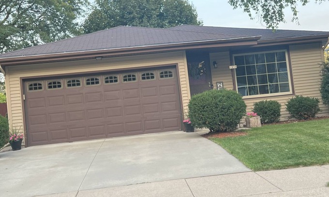 Oshkosh House | House for EAA Week 2 minutes from Airport!