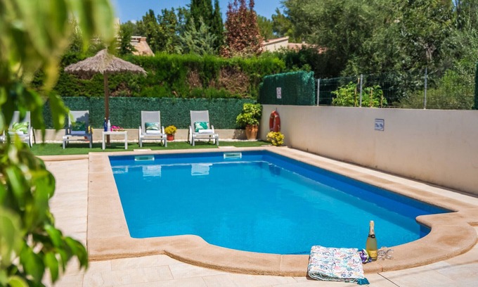 Cielo de Bonaire Ski Chalet | House in Alcudia Tacaritx with swimming pool near the sea