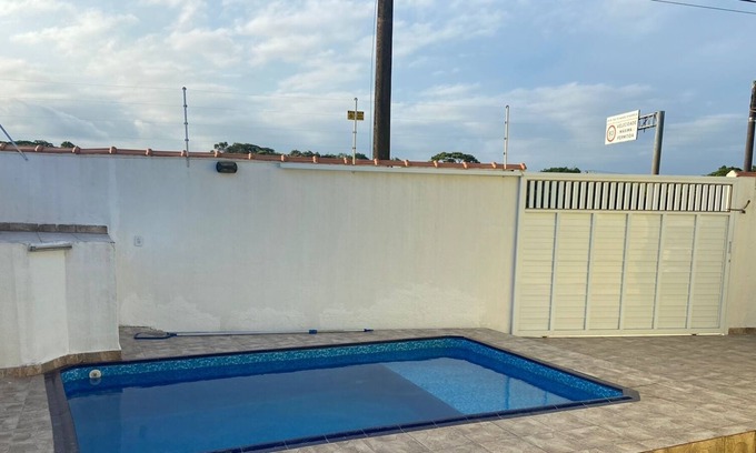 Itanhaem House | House in Itanhaem with beach side pool