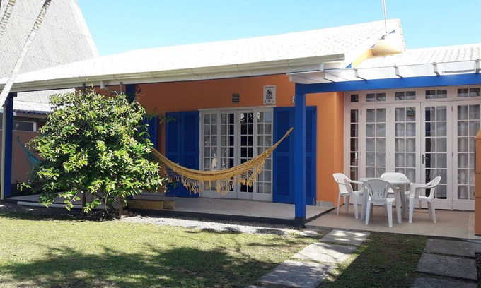 Palhoca House | House in Pinheira Beach at 50m from the beach w/Wi-Fi for up to 8 People