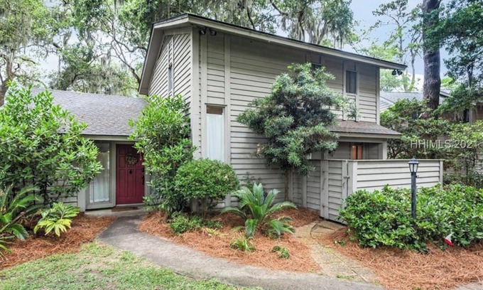 Lawton Woods House | House in Sea Pines w Parking, Bikes, Trail, Fire Pit, BBQ Grill