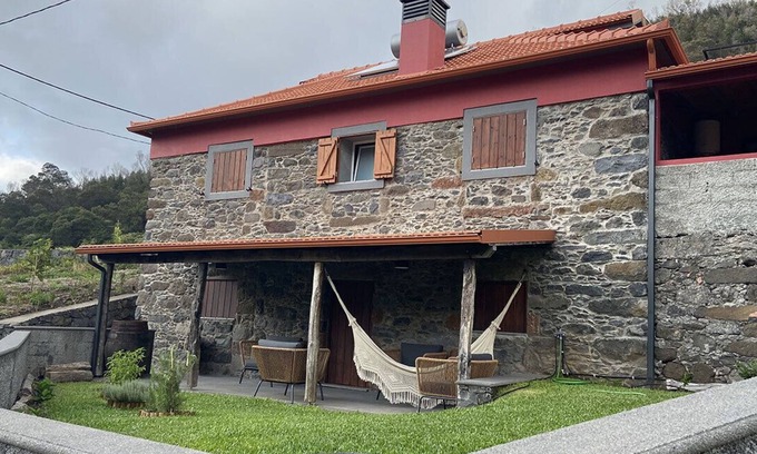 Sao Vicente House | House in the Mountains With Garden