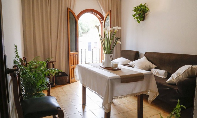 Arcos de la Frontera Condo | House Las Nieves I. Quiet Apartment, Central and Luminous with Terrace