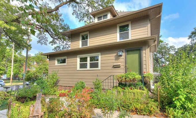 Des Moines House | House of Funk - A Cozy & Eclectic Retreat in Des Moines’s Drake Neighborhoodn