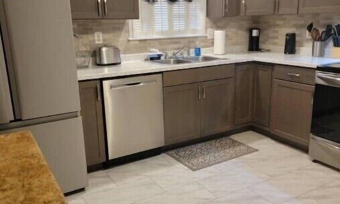 Rolla House | House on the Hill!